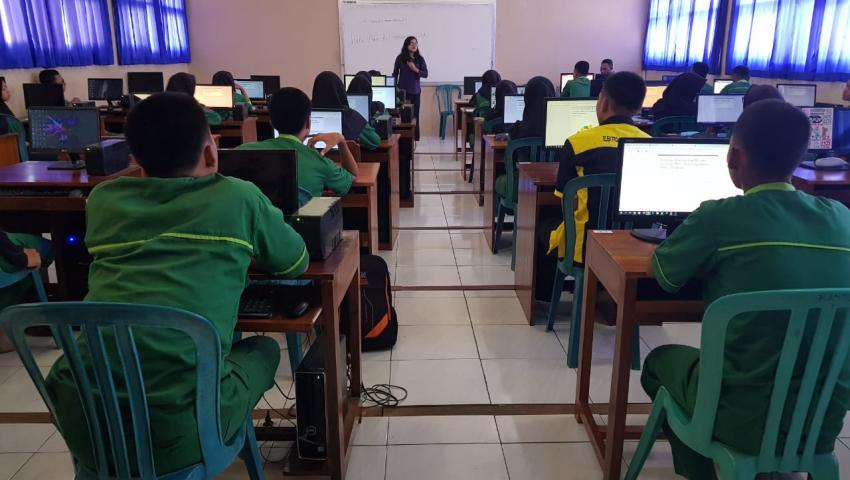 Mengajar Matematika Robotic di SMKN 1 Nanggulan